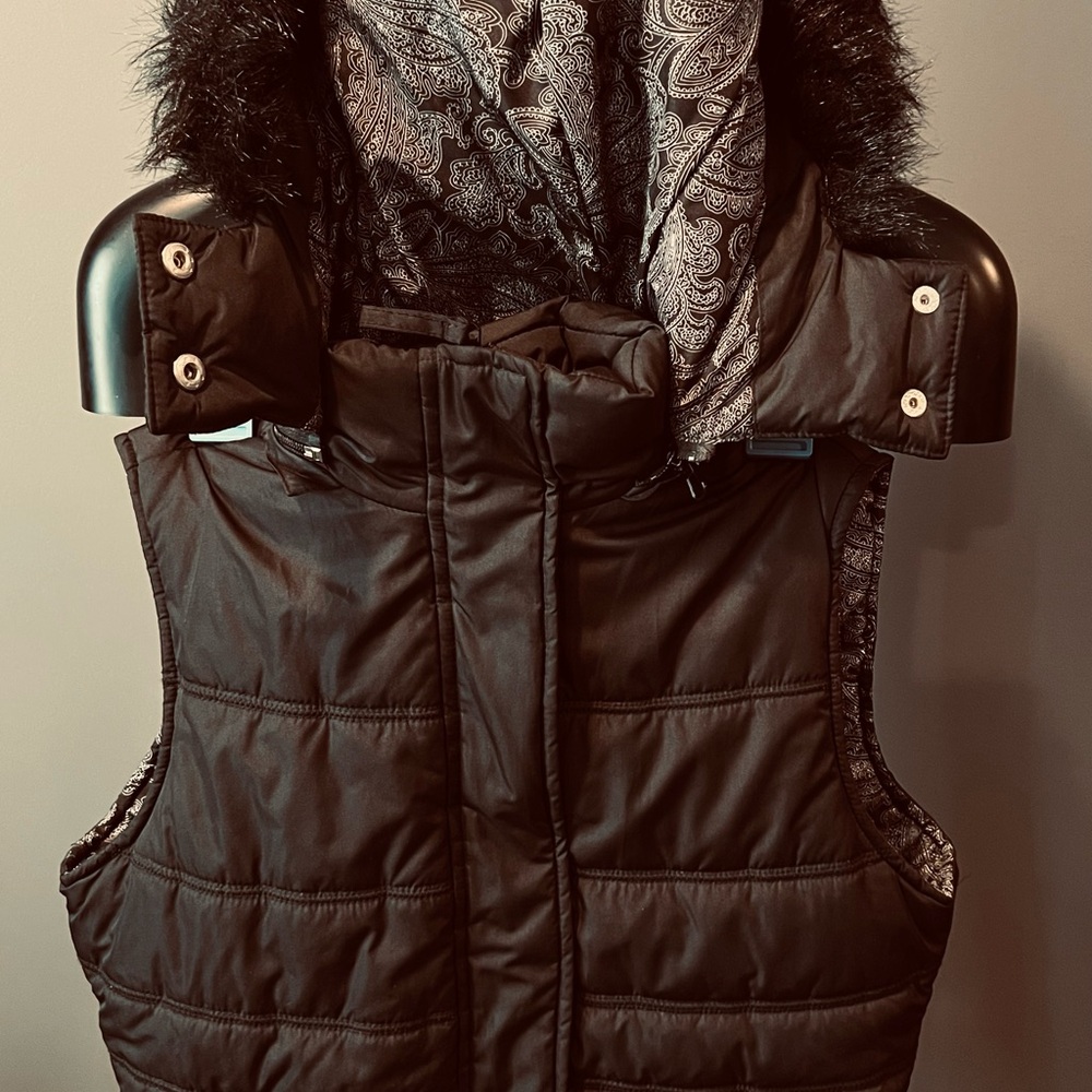 Van Heusen Black Vest with Faux Fur Trim
